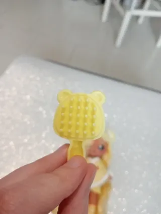 Bambola Na Na Na Surprise hug me