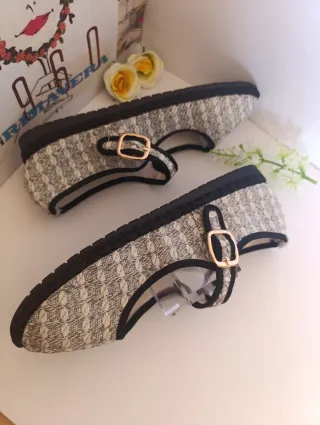 Zapatos planos con hebilla