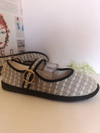 Zapatos planos con hebilla