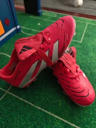 Botas de fútbol Adidas niño rojas