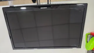 TV Samsung 24” + Soporte Pared