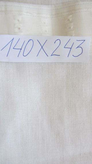 Cortinas blancas de hilo, y otras..sábanas, y mas