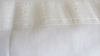 Cortinas blancas de hilo, y otras..sábanas, y mas