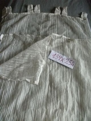Cortinas blancas de hilo, y otras..sábanas, y mas