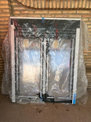 Ventana de Aluminio Doble. Buena. De strugal.