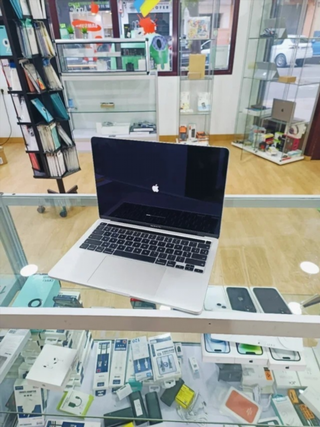 MacBook Pro Plata 2020 i5 8GB RAM 512GB