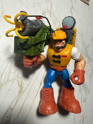 Muñeco Fisher Price Bombero con Accesorios. Gancho