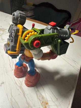 Muñeco Fisher Price Bombero con Accesorios. Gancho