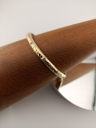 Pulsera dorada con circonitas