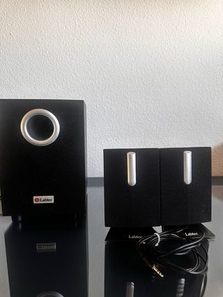 Altavoces Labtec Negro con Control Volumen