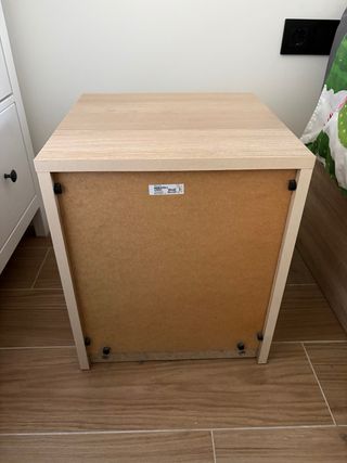Mesita de noche Ikea madera y blanco