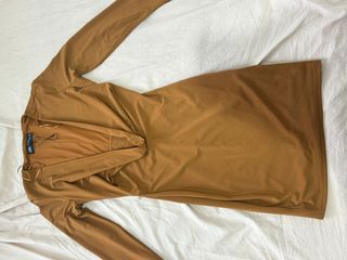 Vestido mini marrón manga larga Zara