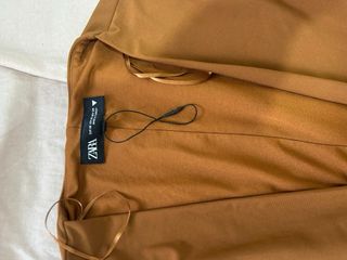 Vestido mini marrón manga larga Zara