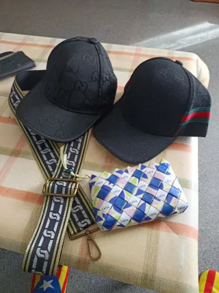 Gorra Gucci, Correa y Monedero Lelia