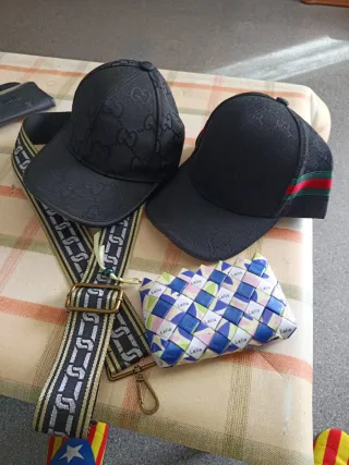 Gorra Gucci, Correa y Monedero Lelia