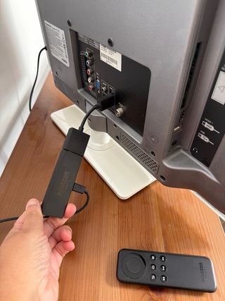 TV Thomson 24 con Smart TV Stick