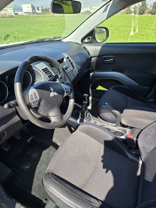 Mitsubishi Outlander 2010 7 plazas
