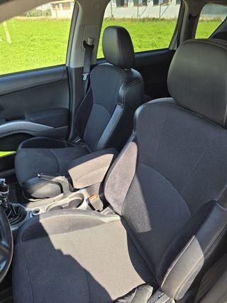 Mitsubishi Outlander 2010 7 plazas