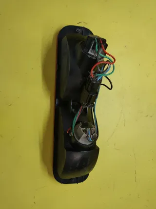 PILOTO TRASERO DERECHO LAND ROVER FREELANDER