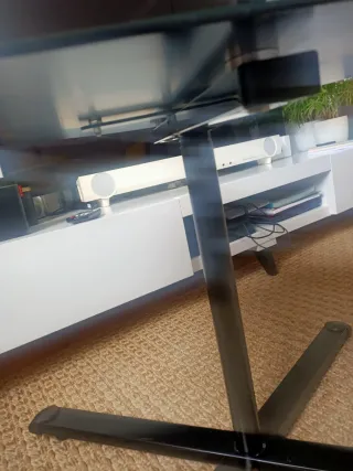 Mesa auxiliar cristal negro regulable