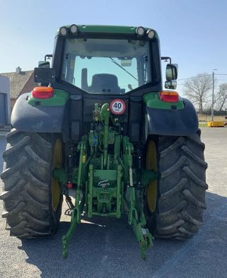 Tractor John Deere 6135M