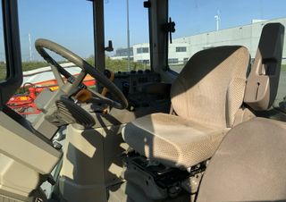 Tractor John Deere 6135M