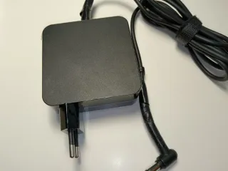 Asus X554L i5 SSD 256GB 8GB RAM Estilo W11