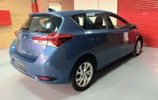 Toyota Auris Híbrido 1.8VVT-i 136CV 230.000KM