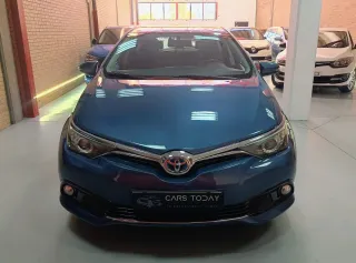 Toyota Auris Híbrido 1.8VVT-i 136CV 230.000KM