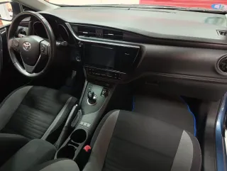 Toyota Auris Híbrido 1.8VVT-i 136CV 230.000KM