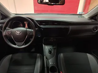 Toyota Auris Híbrido 1.8VVT-i 136CV 230.000KM