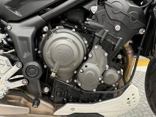 TRIUMPH TRIDENT 660 TRIBUTE EDITION