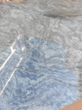 Mesa de exterior piedra y metal