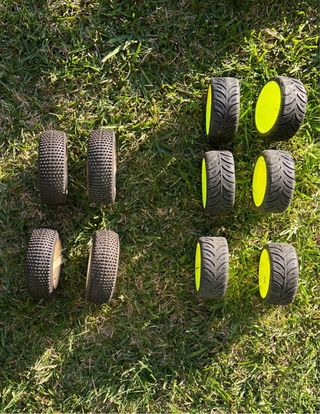 3 Coches RC 1/8 Nitro 3.5cc + Emisoras 500 €