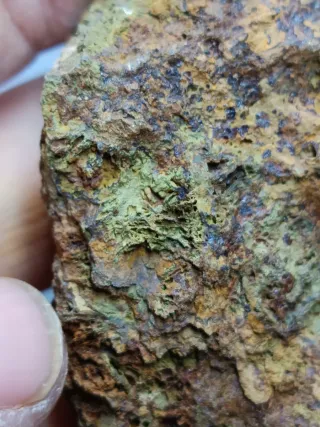 Mineral Illita y Goethita