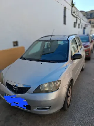 Mazda 2 2004