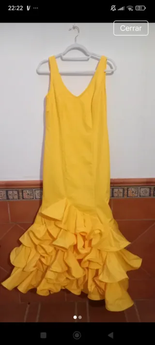 Traje de flamenca amarillo con volantes