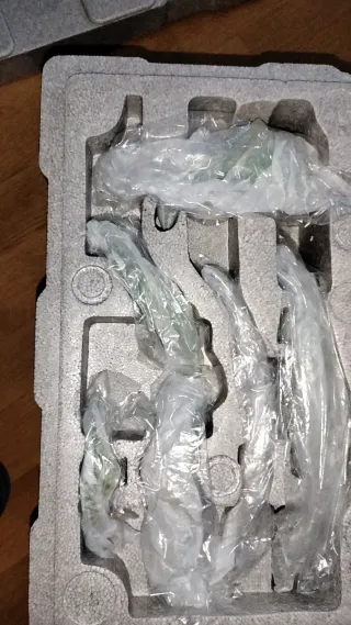 Figura Nail y Dende White Hole