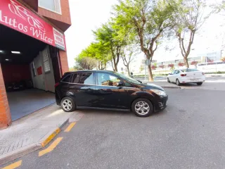 Ford Grand C-MAX 2011