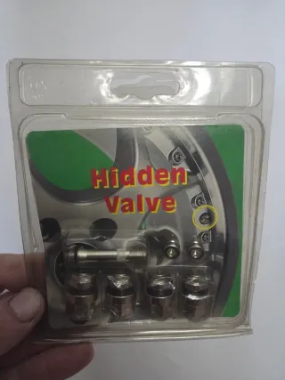 Válvulas ocultas para ruedas de coche