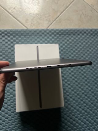 iPad 7ª Generazione 128GB Grigio/Argento