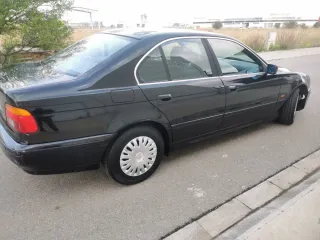BMW Serie 5   525 IA
