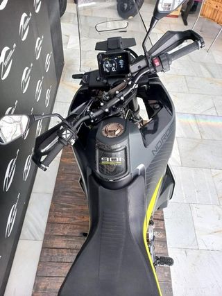 Husqvarna 2022 | 29.000 km | Gris | 9.999€