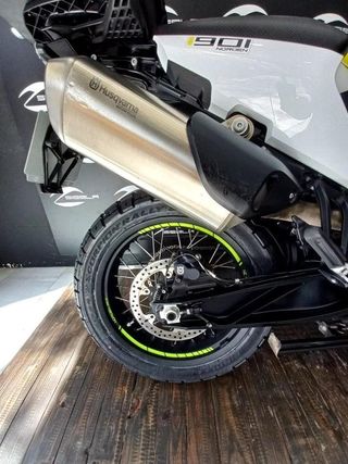 Husqvarna 2022 | 29.000 km | Gris | 9.999€