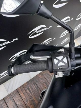 Husqvarna 2022 | 29.000 km | Gris | 9.999€