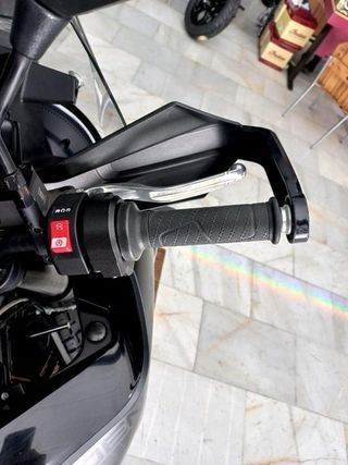 Husqvarna 2022 | 29.000 km | Gris | 9.999€