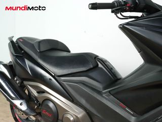 KYMCO AK 550