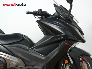KYMCO AK 550