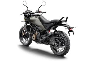 Husqvarna Svartpilen 401 2025 | Scrambler urbana | 5.397€