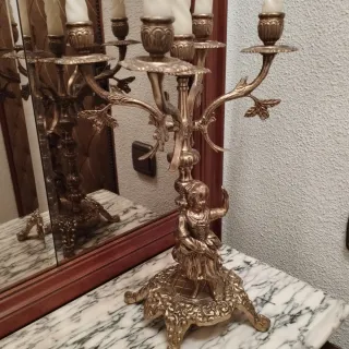 Reloj y dos candelabros ( entrega mano Salamanca).